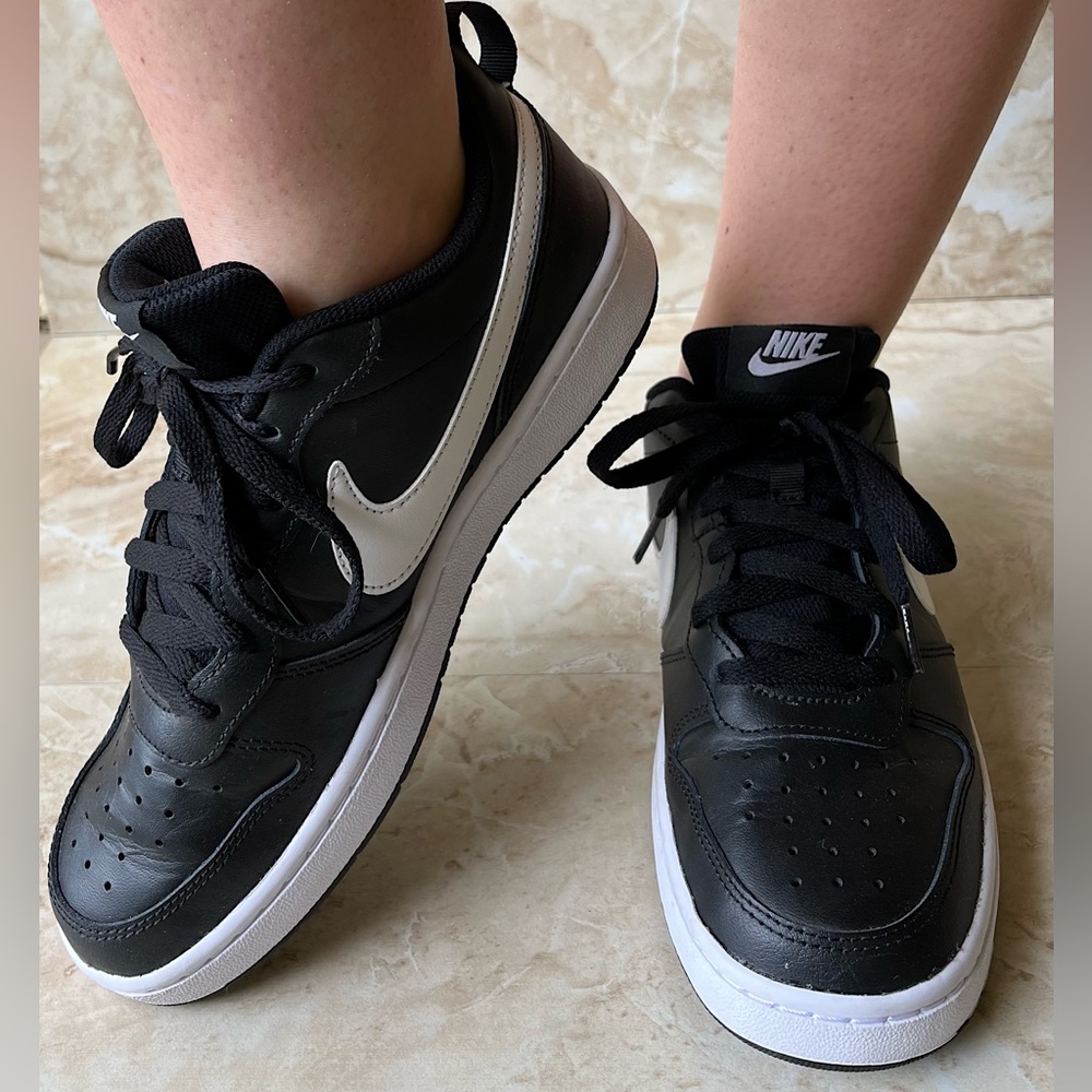 Nike boys Court Borough Low Recraft Sneakers